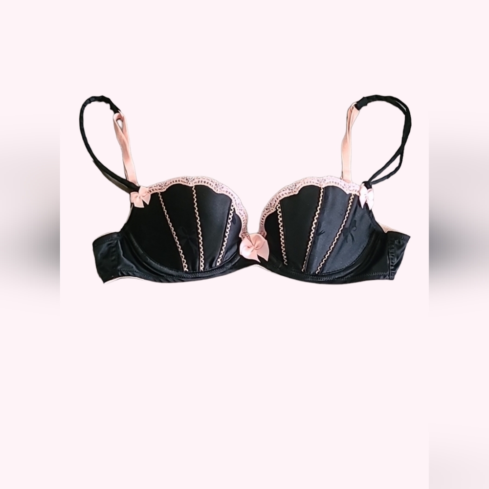 Vintage Victoria's Secret Pushup Bra with Bows NWOT 34B